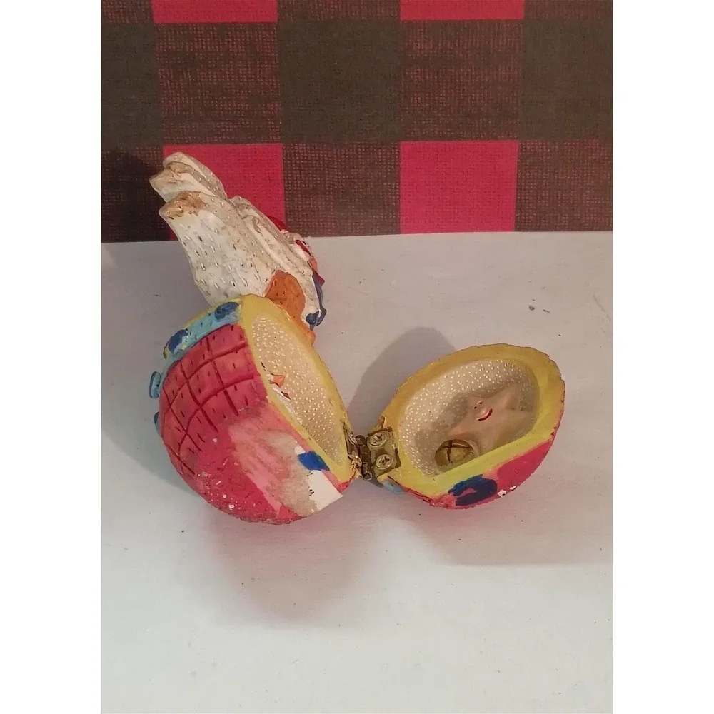 Vintage Style Resin Rooster Hinged Trinket‎ Box Figurine with Hidden Chick Star